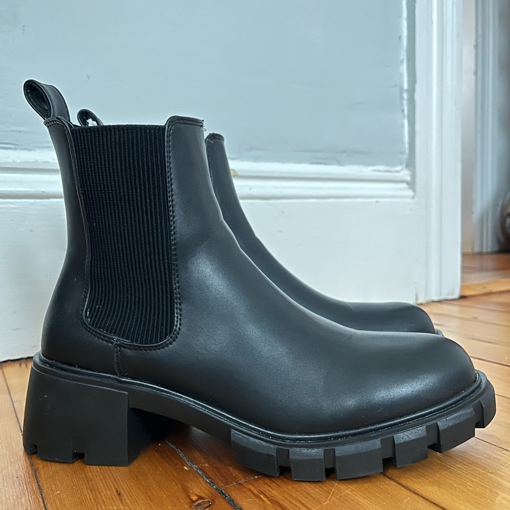 Steve Madden Black Lugsole Boots